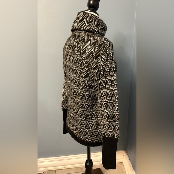 Ellen Tracy Black and White Cowl Neck Sweater - Picture 9 of 15